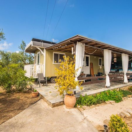 Hakuna Matata Holidays Wooden Lodge With Airco & Pool In Greek Olive Grove Methóni Eksteriør bilde