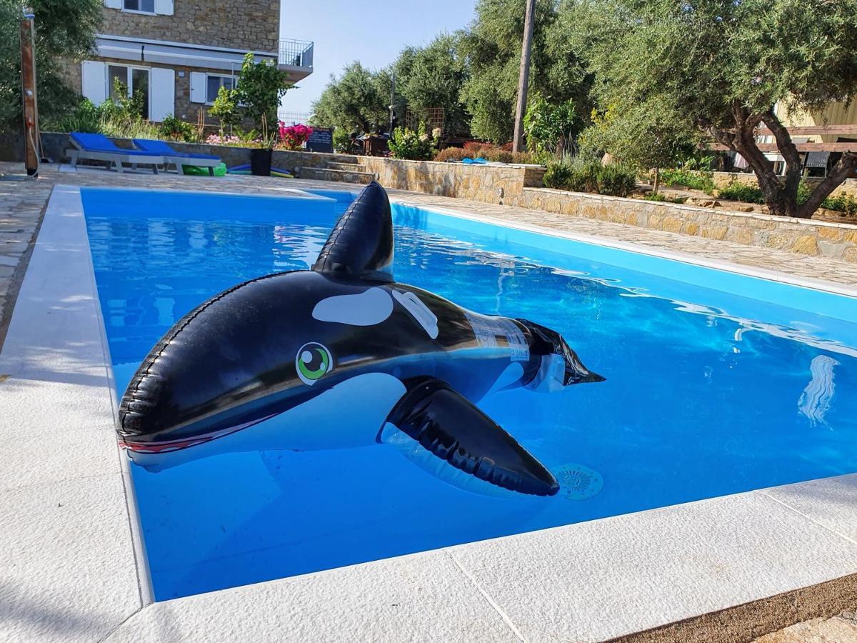 Hakuna Matata Holidays Wooden Lodge With Airco & Pool In Greek Olive Grove Methóni Eksteriør bilde