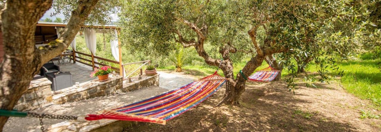 Hakuna Matata Holidays Wooden Lodge With Airco & Pool In Greek Olive Grove Methóni Eksteriør bilde