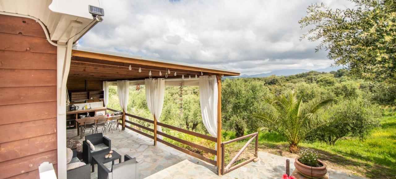 Hakuna Matata Holidays Wooden Lodge With Airco & Pool In Greek Olive Grove Methóni Eksteriør bilde