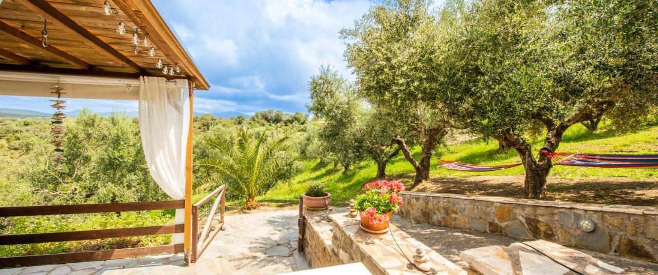 Hakuna Matata Holidays Wooden Lodge With Airco & Pool In Greek Olive Grove Methóni Eksteriør bilde