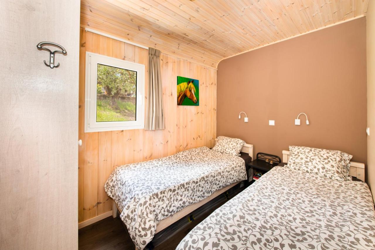 Hakuna Matata Holidays Wooden Lodge With Airco & Pool In Greek Olive Grove Methóni Eksteriør bilde