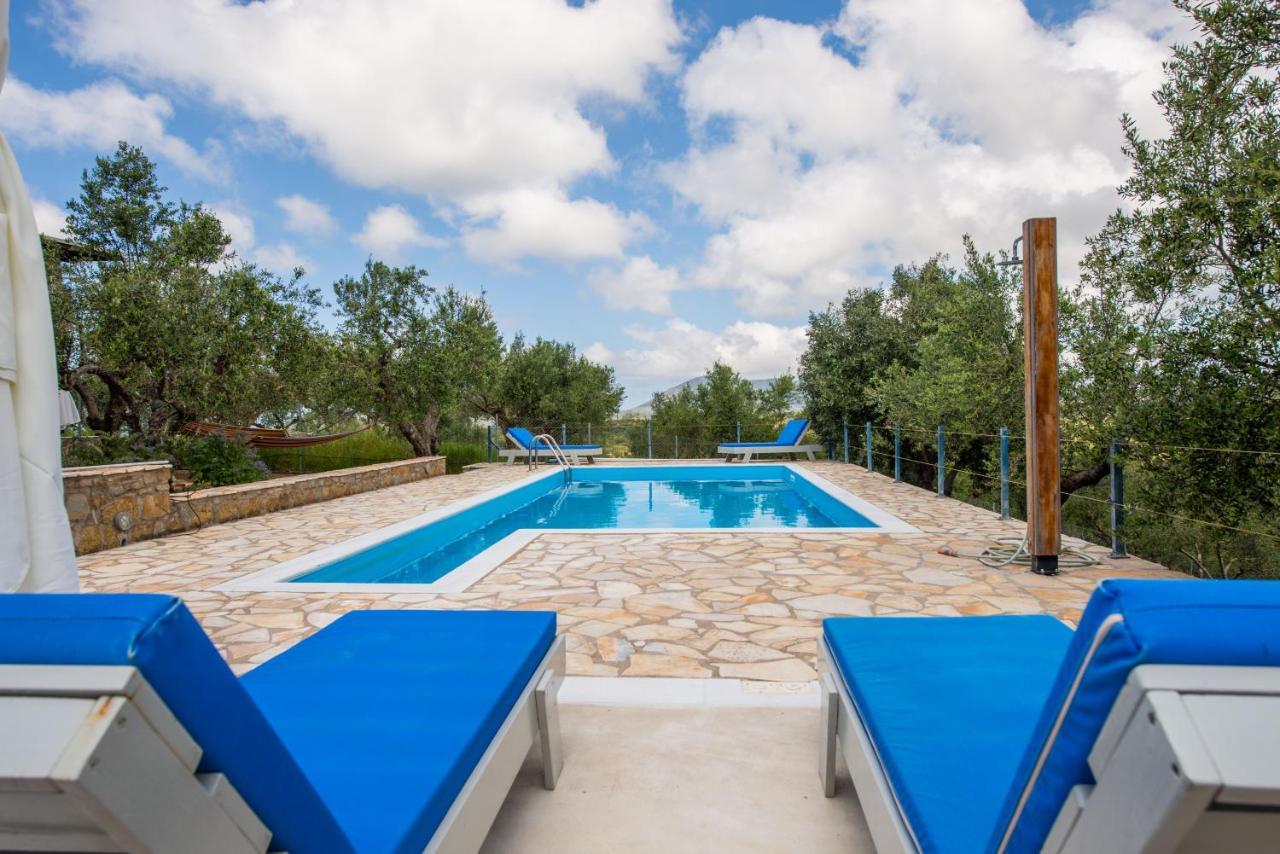 Hakuna Matata Holidays Wooden Lodge With Airco & Pool In Greek Olive Grove Methóni Eksteriør bilde