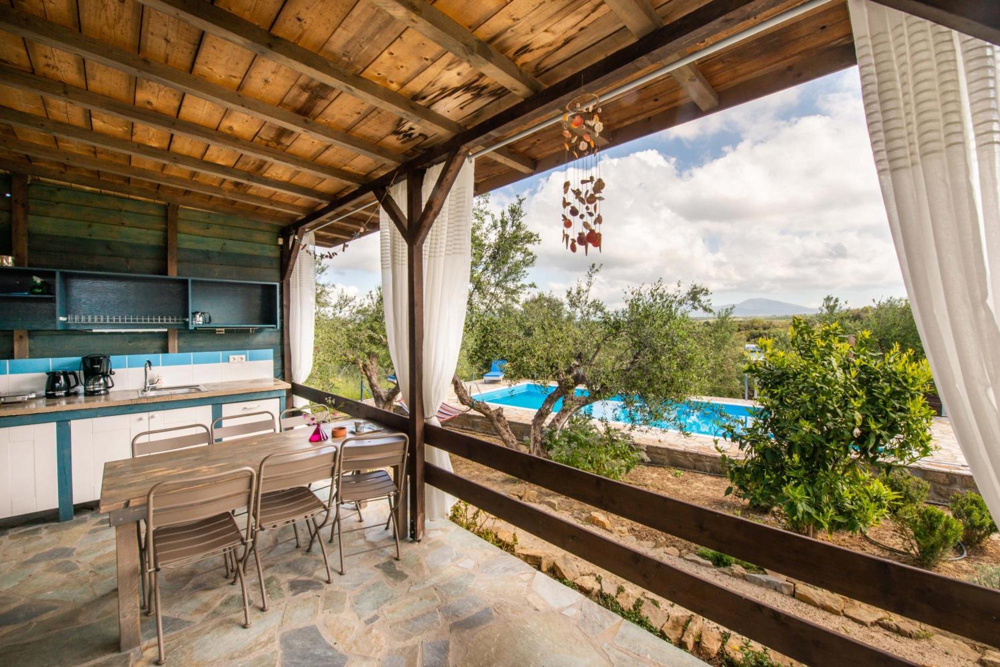 Hakuna Matata Holidays Wooden Lodge With Airco & Pool In Greek Olive Grove Methóni Eksteriør bilde
